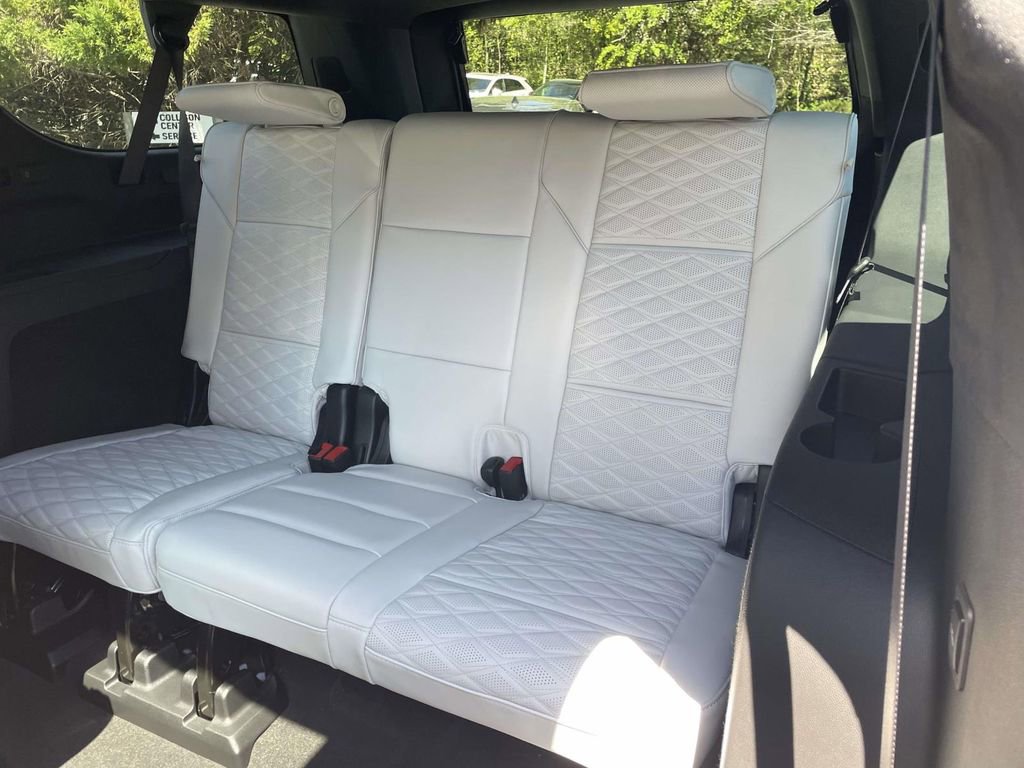New 2026 Cadillac Escalade ESV Platinum Sport w/ LPO, ONYX Package image 12