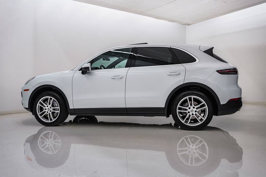 Certified 2023 Porsche Cayenne AWD/4WD image 2