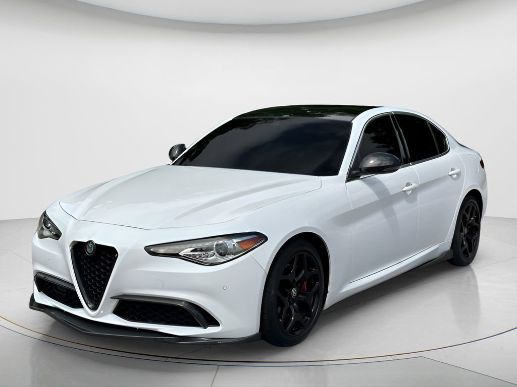 Used 2019 Alfa Romeo Giulia RWD image 1