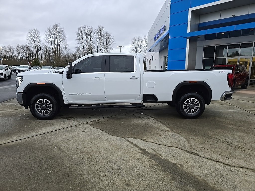 Used 2025 GMC Sierra 3500 SLE w/ SLE Value Package image 2