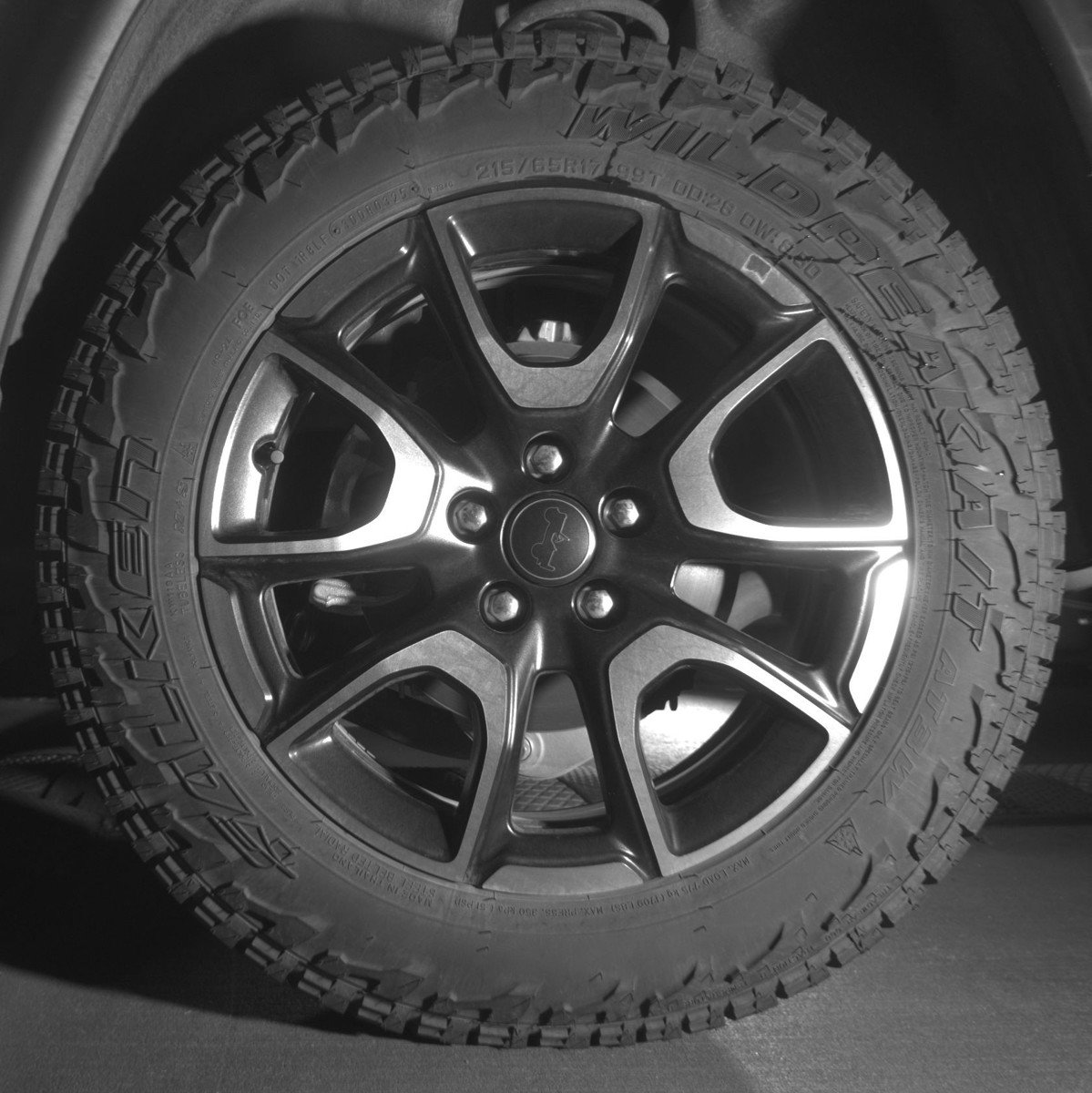 Used 2025 Jeep Compass Trailhawk AWD/4WD image 14