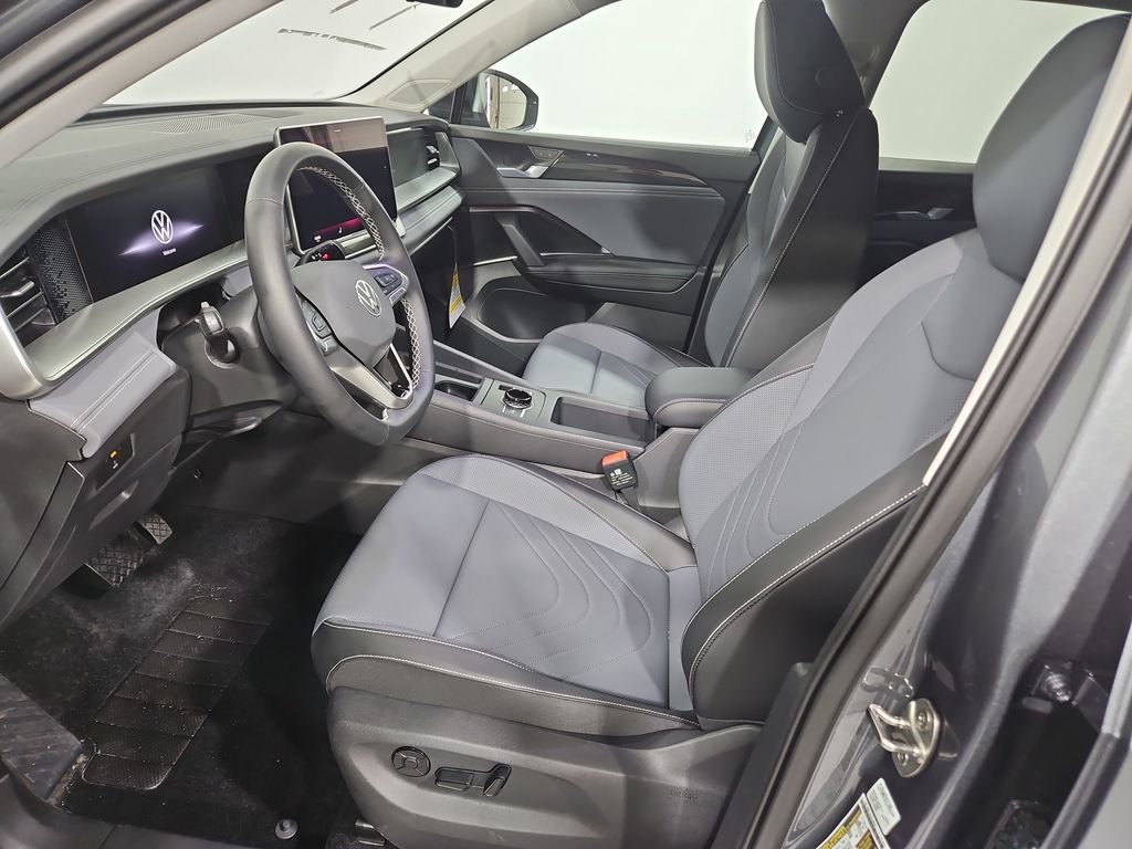 New 2026 Volkswagen Tiguan SE image 9