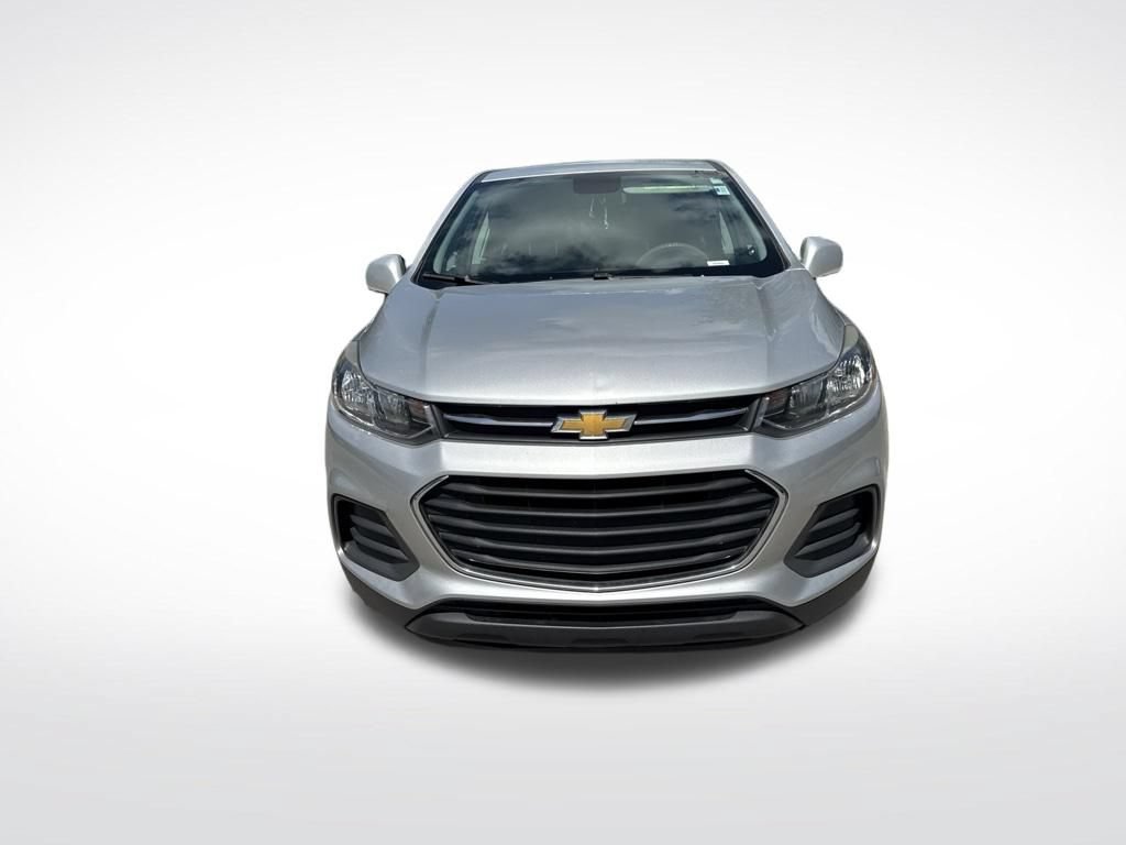 Used 2020 Chevrolet Trax LS w/ Tint and Cruise Package FWD image 3