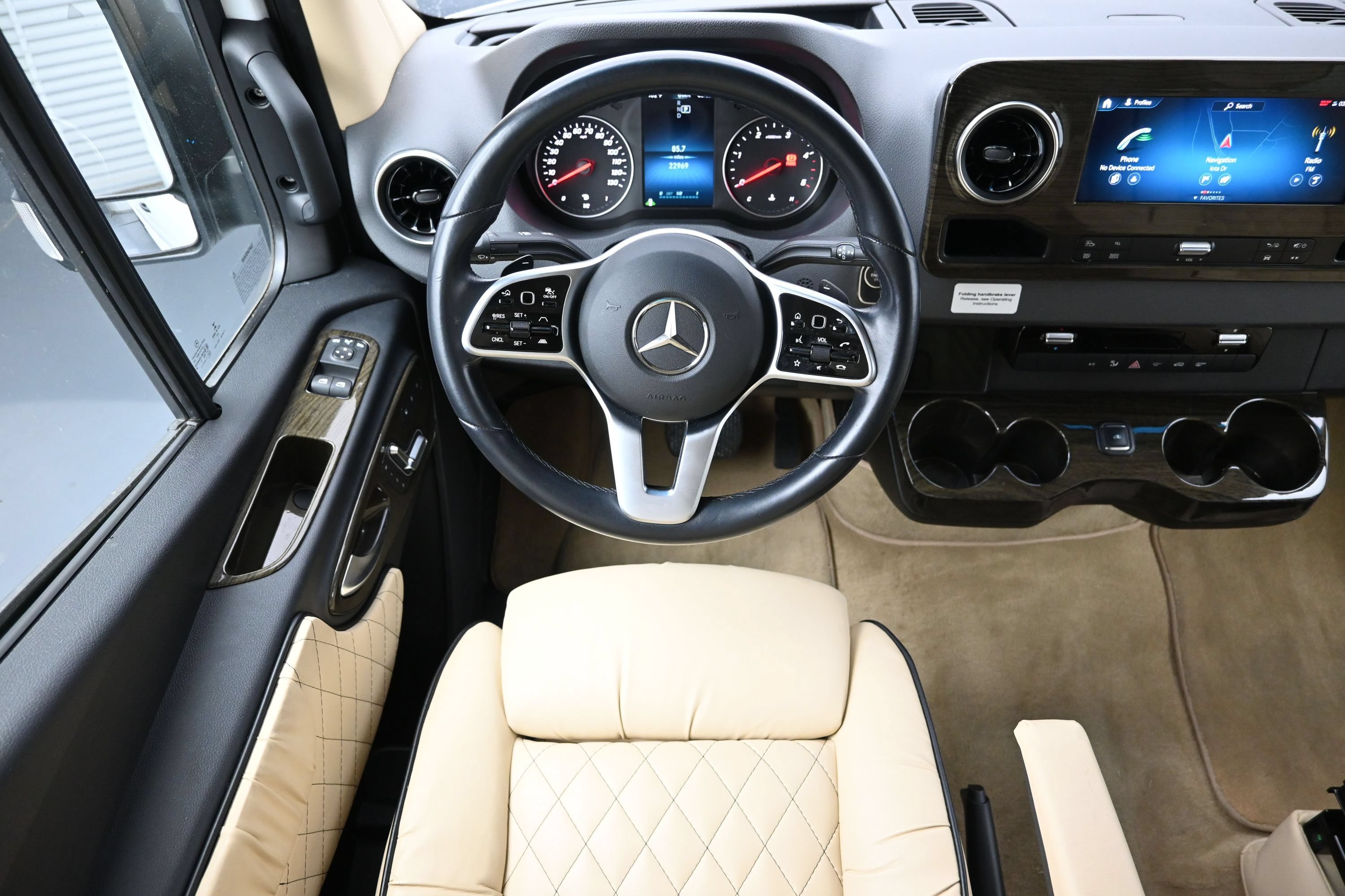 Used 2020 Mercedes-Benz Sprinter 2500 image 37