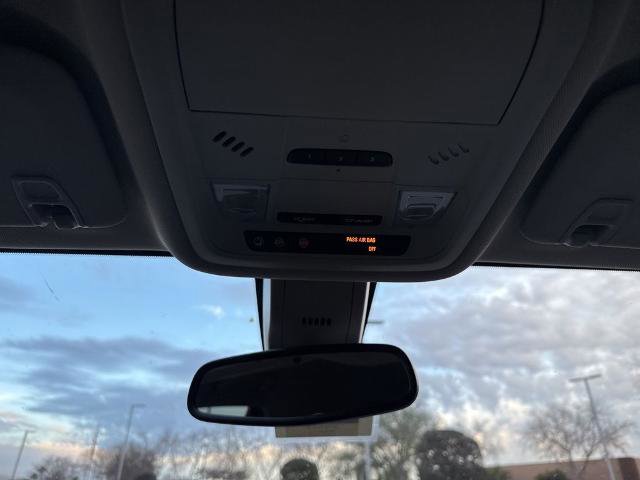 Used 2018 Buick Regal Essence w/ Driver Confidence Package #1 image 11