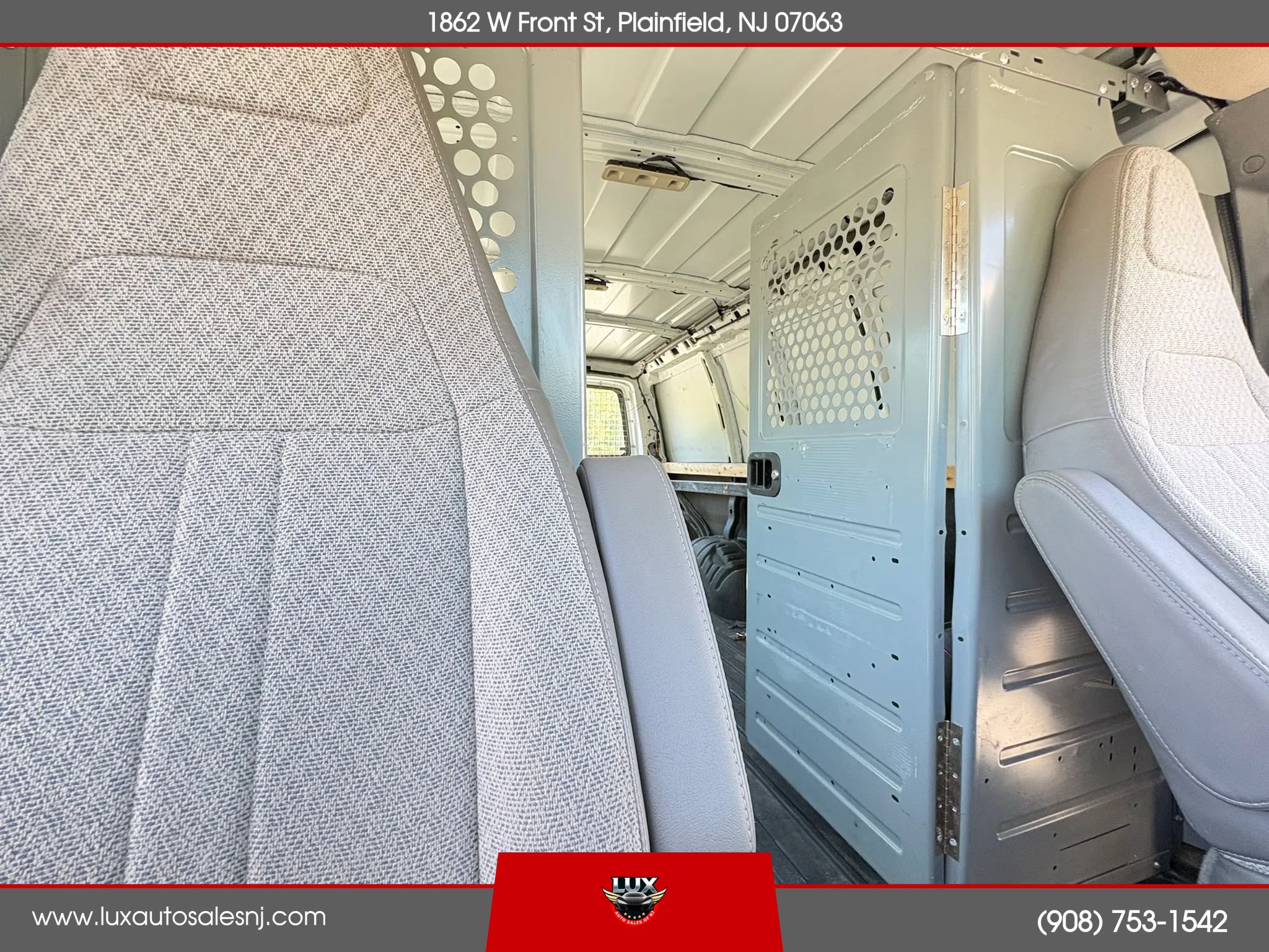 Used 2017 GMC Savana 2500 RWD image 18