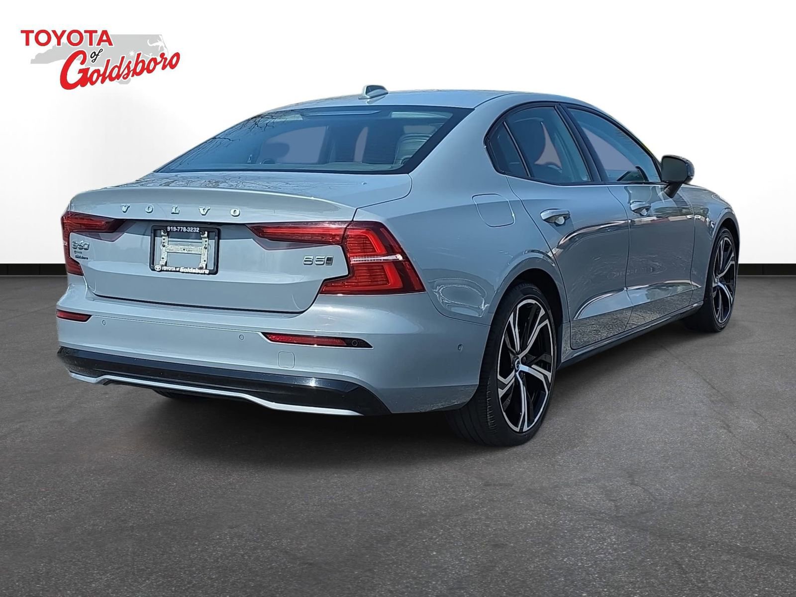 Used 2024 Volvo S60 B5 Plus image 5