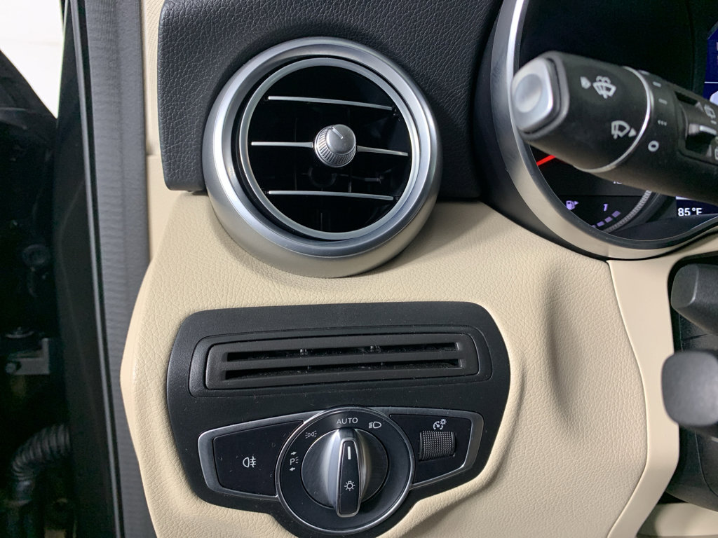 Used 2019 Mercedes-Benz GLC 300 image 17