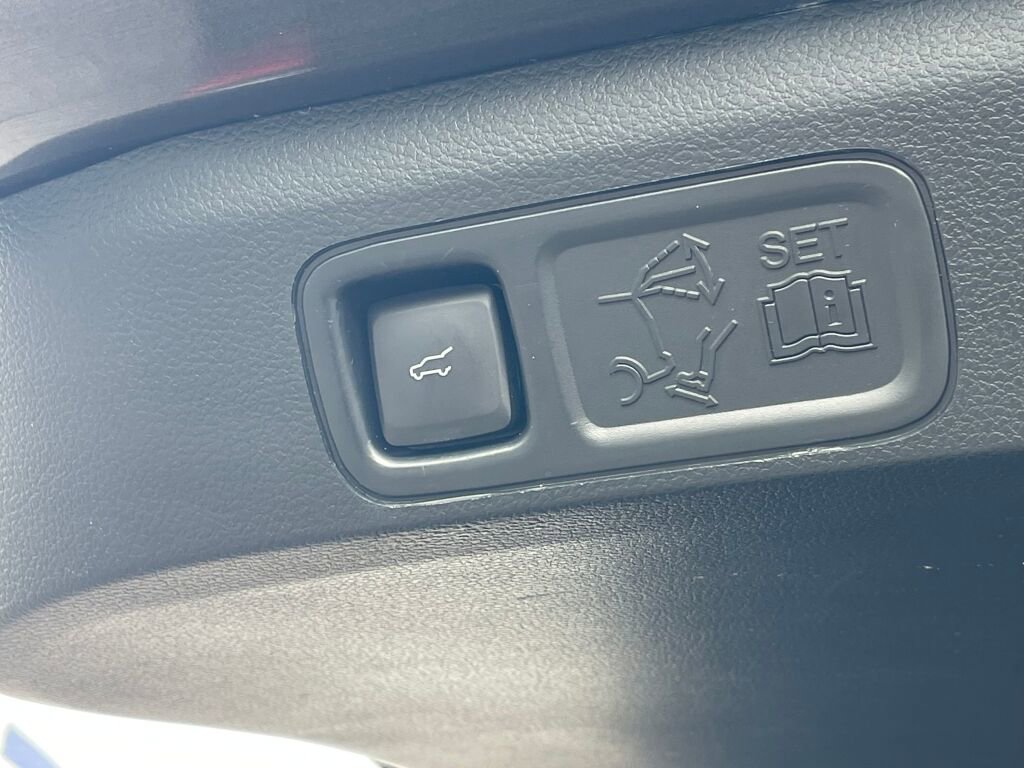 Used 2021 Ford Expedition Limited image 28