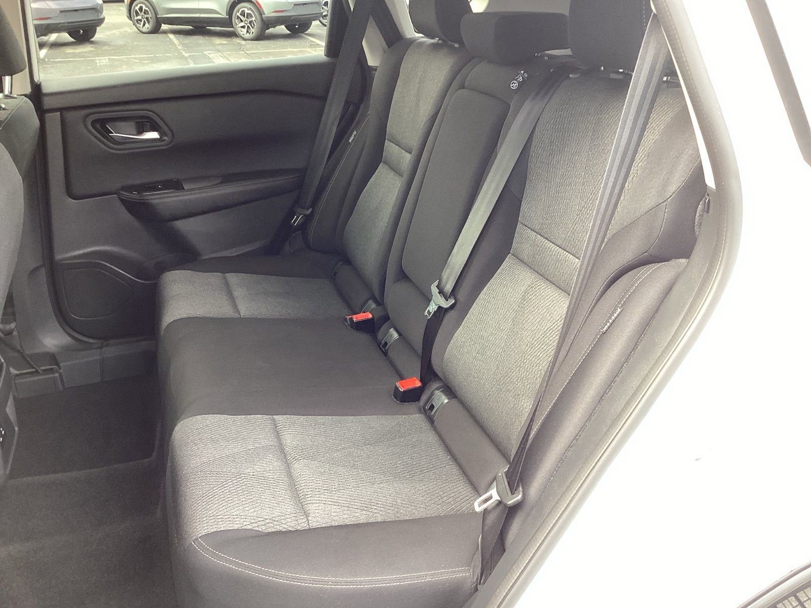 Used 2025 Nissan Rogue SV image 13