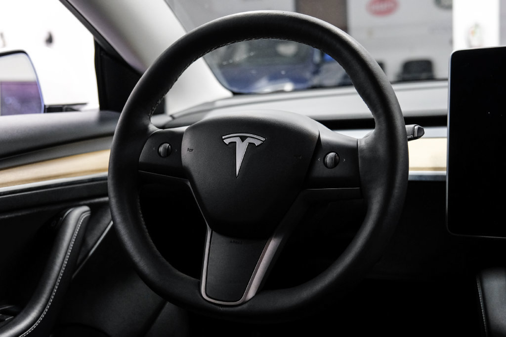 Used 2021 Tesla Model 3 Standard Range Plus RWD image 17