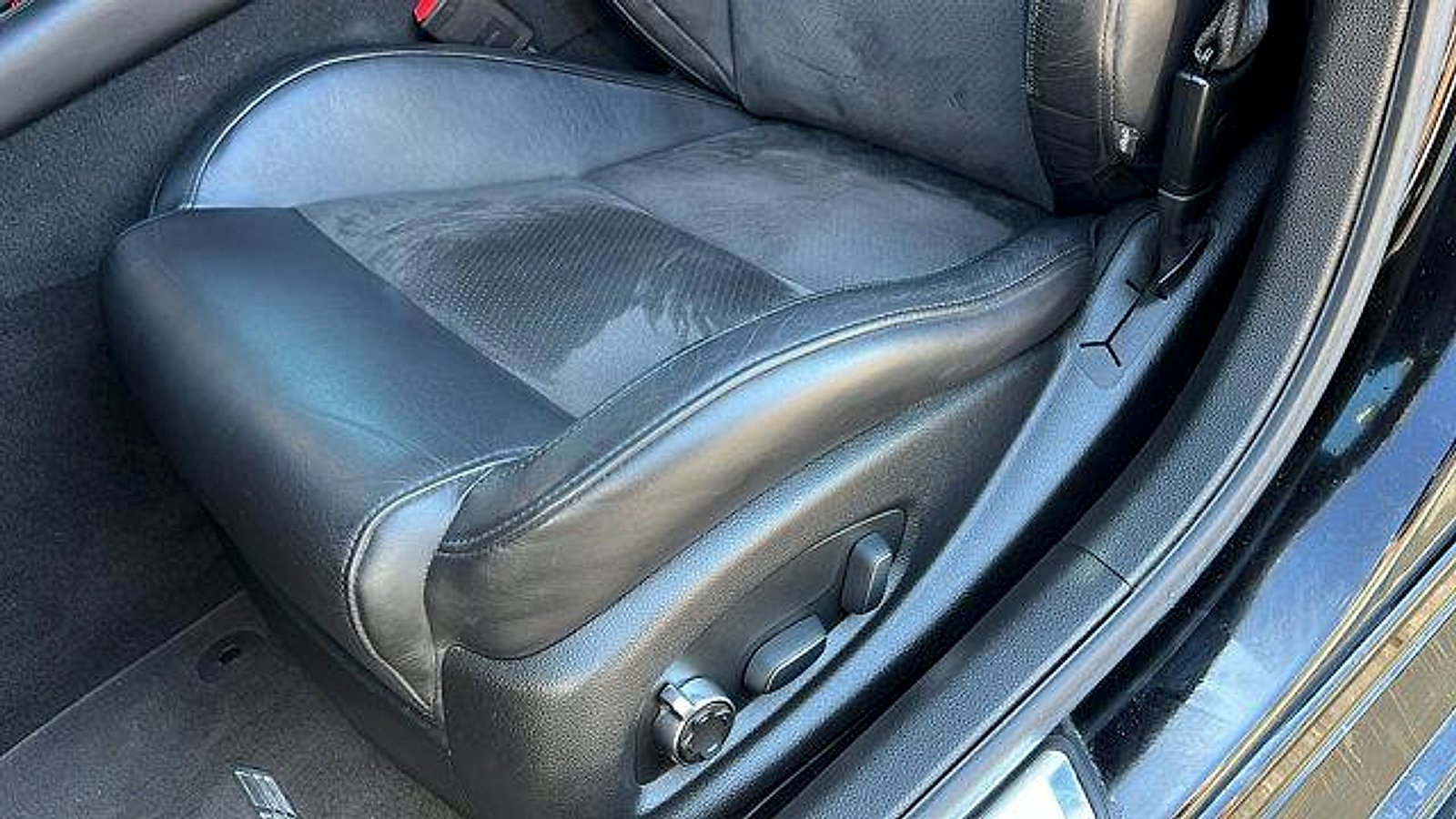 Used 2018 Cadillac CTS V w/ Carbon Fiber Package image 18