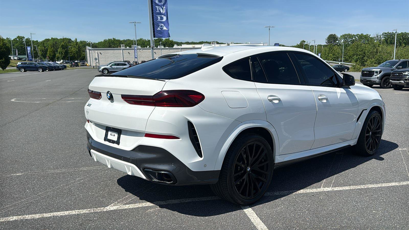 Used 2022 BMW X6 xDrive40i w/ Executive Package AWD/4WD image 5