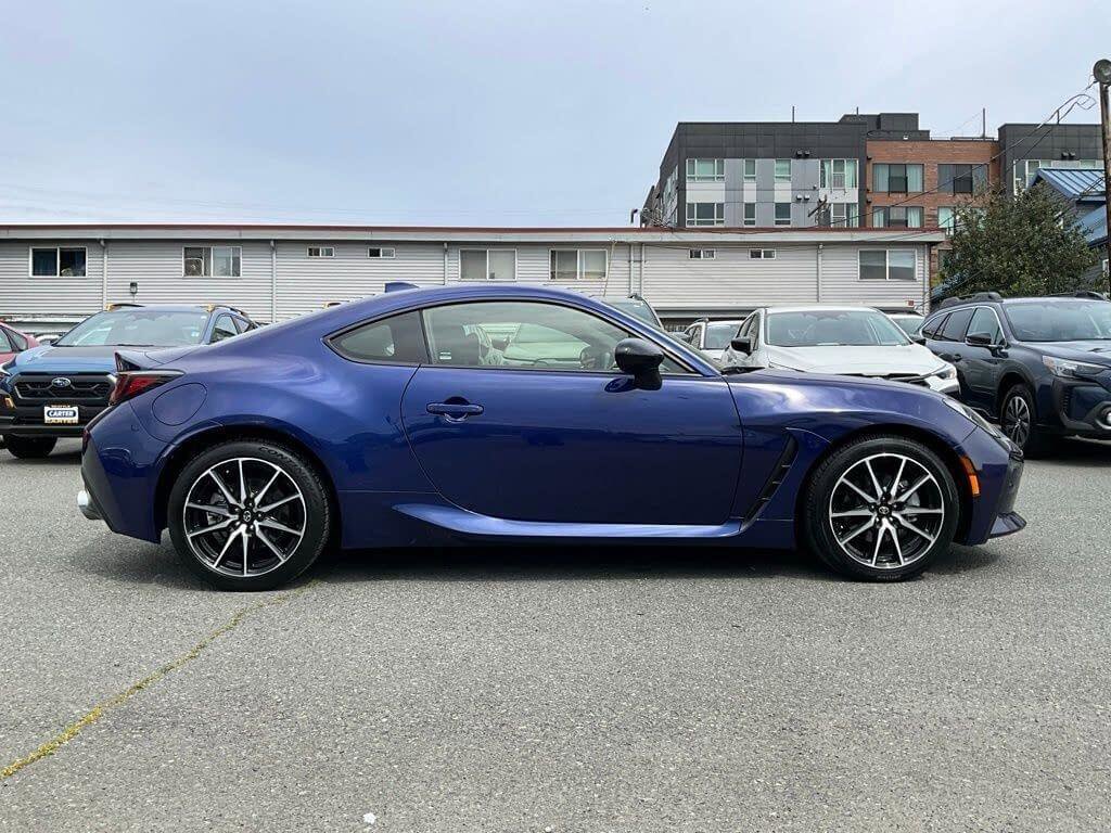 Used 2023 Toyota GR86 RWD image 9