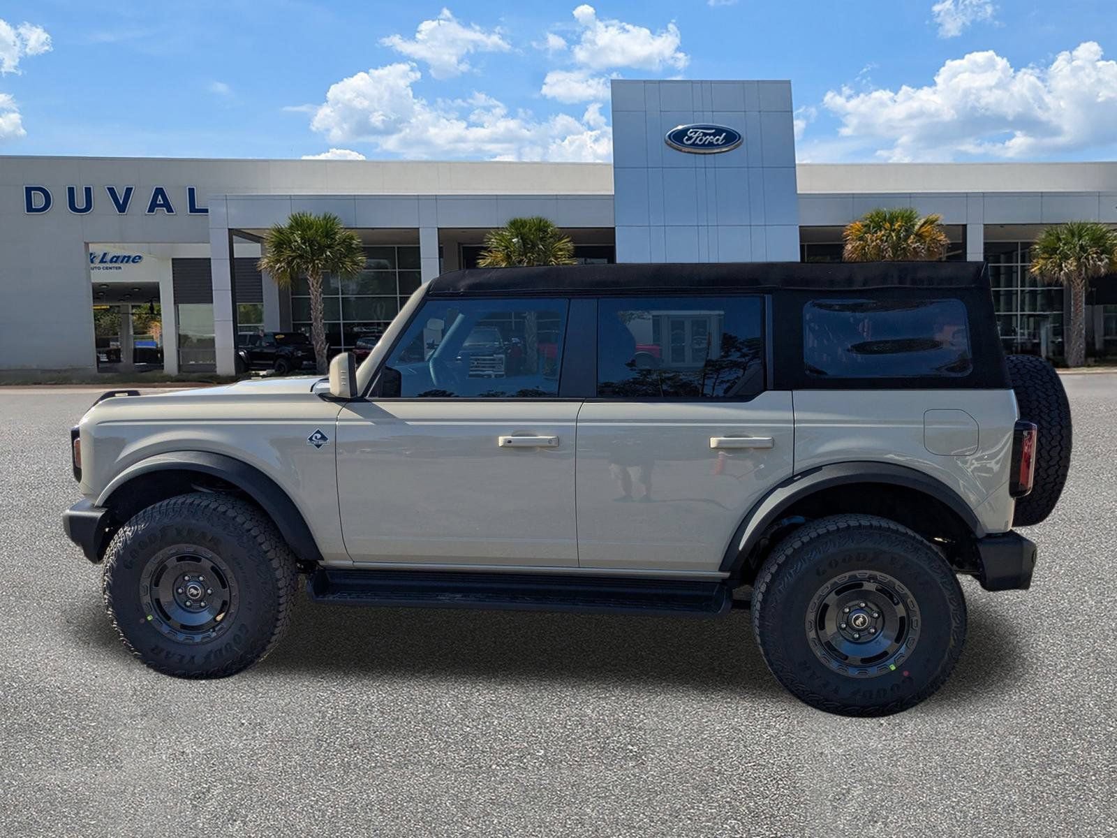 New 2025 Ford Bronco Outer Banks w/ Sasquatch Package AWD/4WD image 7