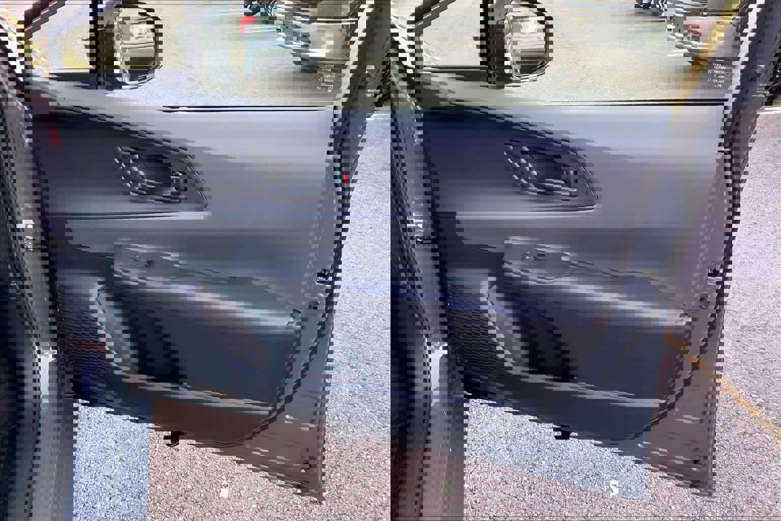 Used 2025 Toyota Prius LE FWD image 22