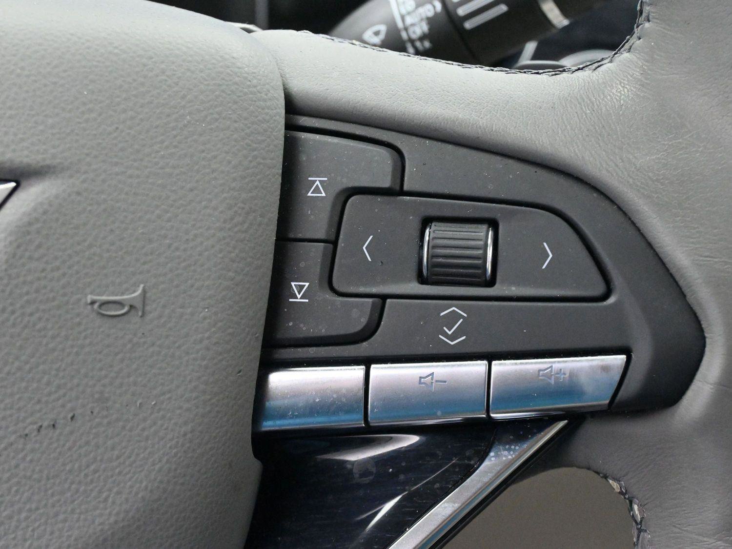 Certified 2024 Cadillac XT6 Premium Luxury image 20