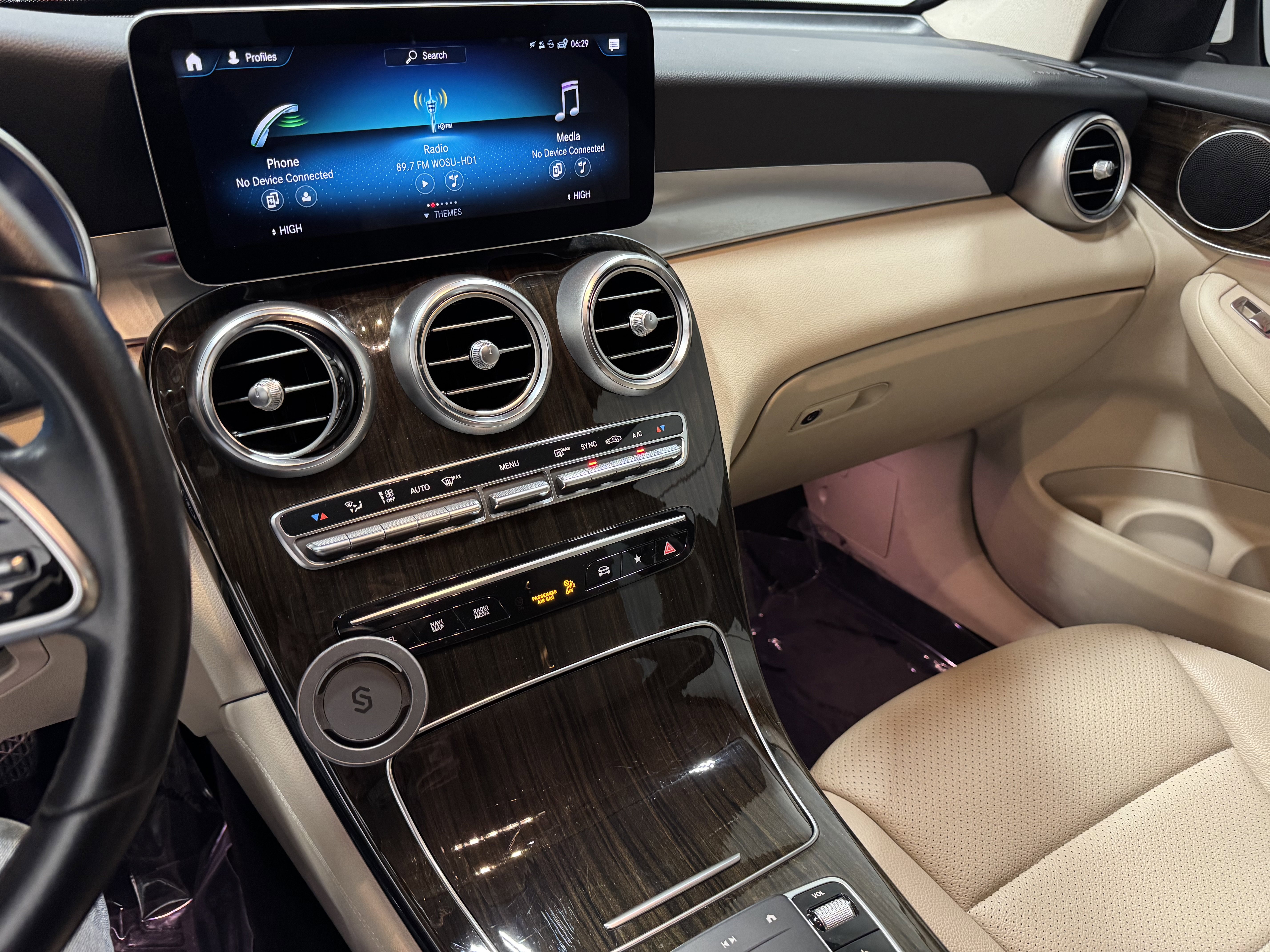 Used 2020 Mercedes-Benz GLC 300 4MATIC image 26