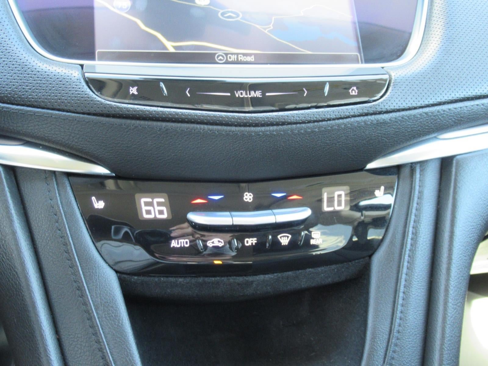 Used 2017 Cadillac XT5 Luxury w/ Driver Awareness Package FWD image 30