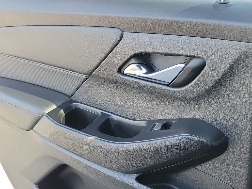 Used 2023 Chevrolet Traverse RS w/ LPO, Floor Liner Package FWD image 25