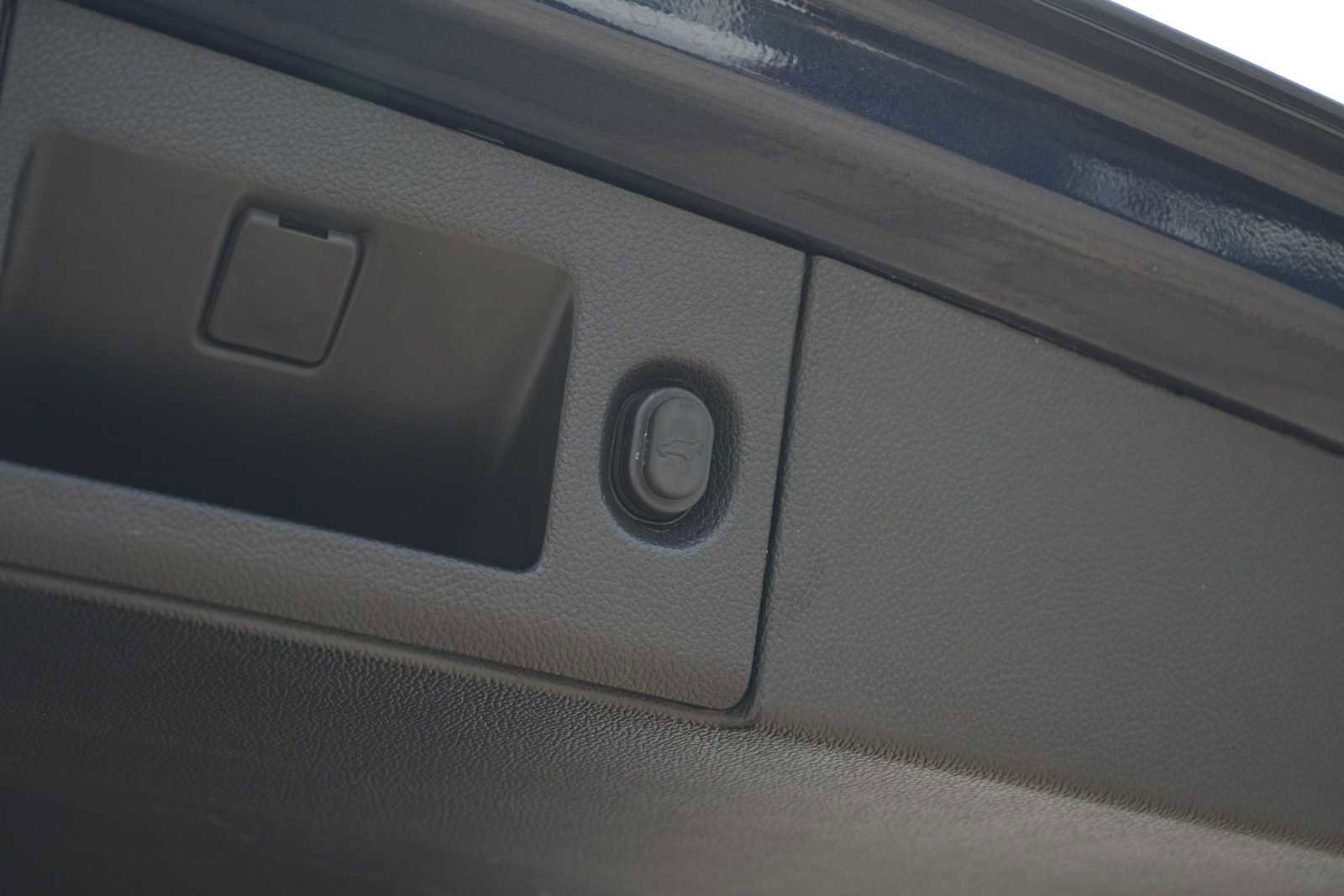 Used 2018 GMC Yukon SLE w/ Convenience Package image 26