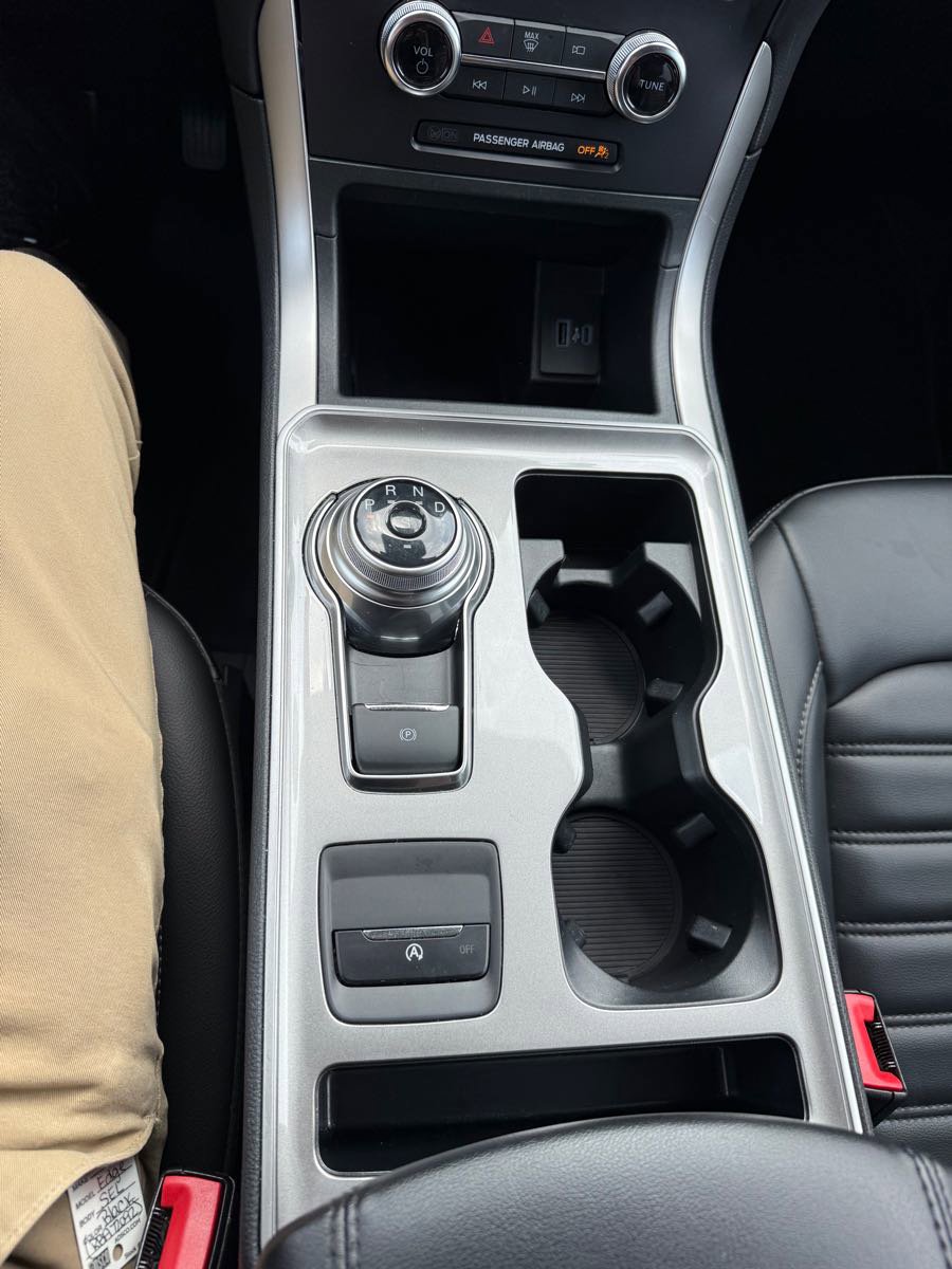 Used 2024 Ford Edge SEL image 25