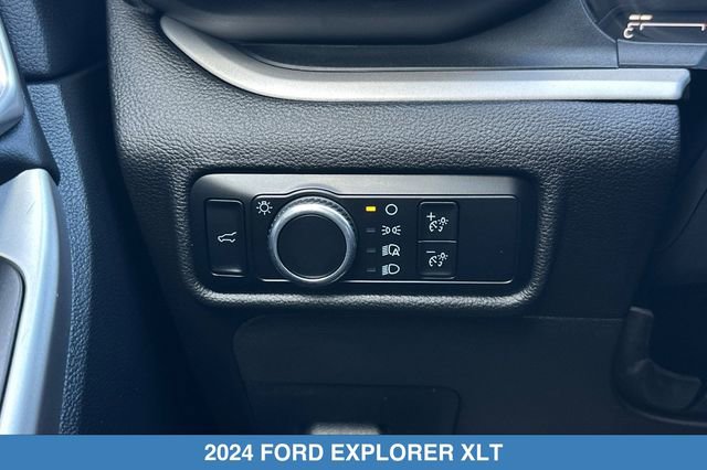 Used 2024 Ford Explorer XLT w/ Class IV Trailer Tow Package AWD/4WD image 31