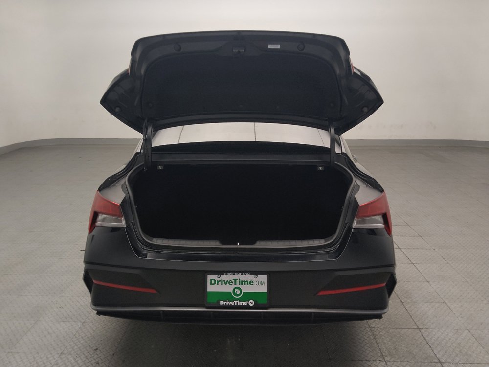 Used 2025 Hyundai Elantra SE w/ Cargo Package FWD image 29