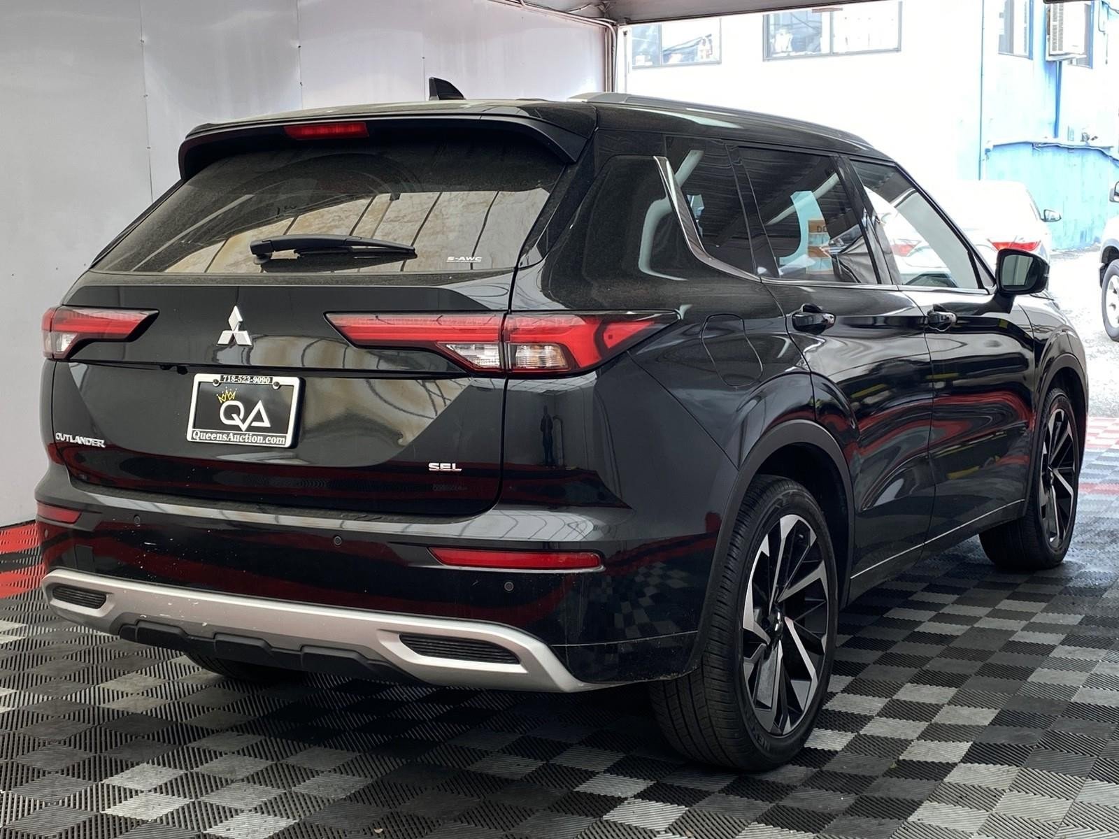Used 2022 Mitsubishi Outlander SEL AWD/4WD image 6