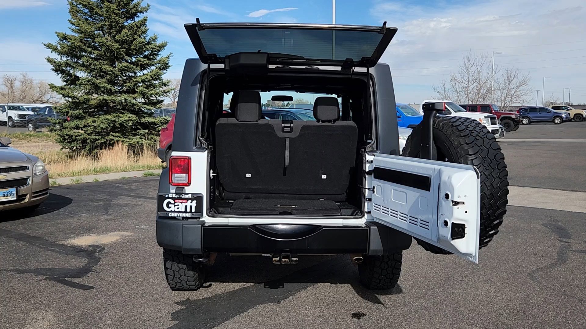Used 2017 Jeep Wrangler Sport image 17
