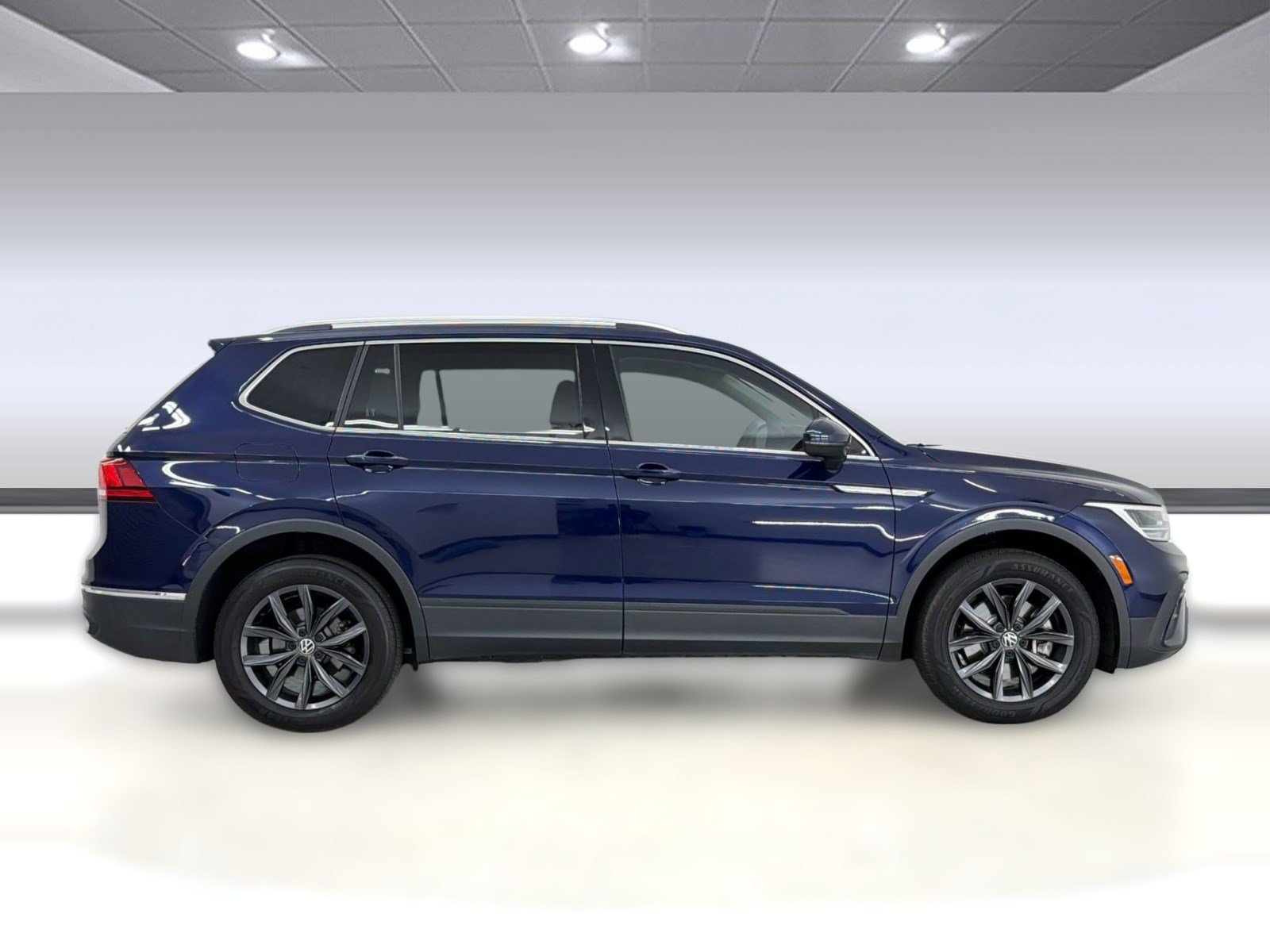 Used 2023 Volkswagen Tiguan SE FWD image 8