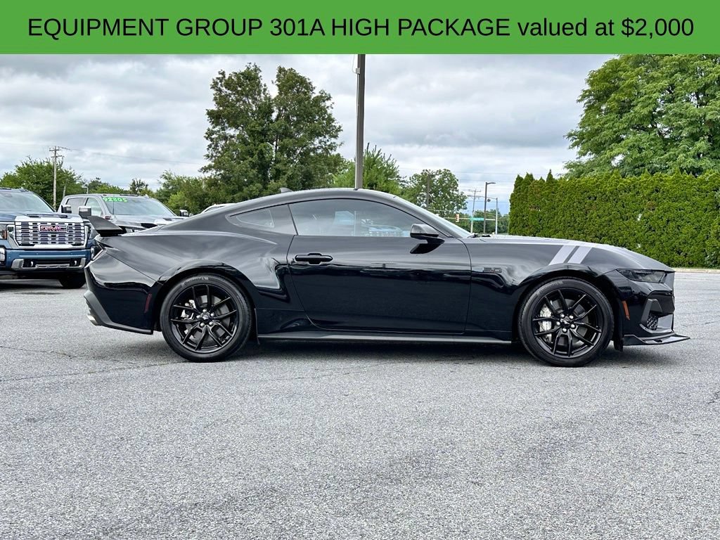 Used 2024 Ford Mustang GT RWD image 3