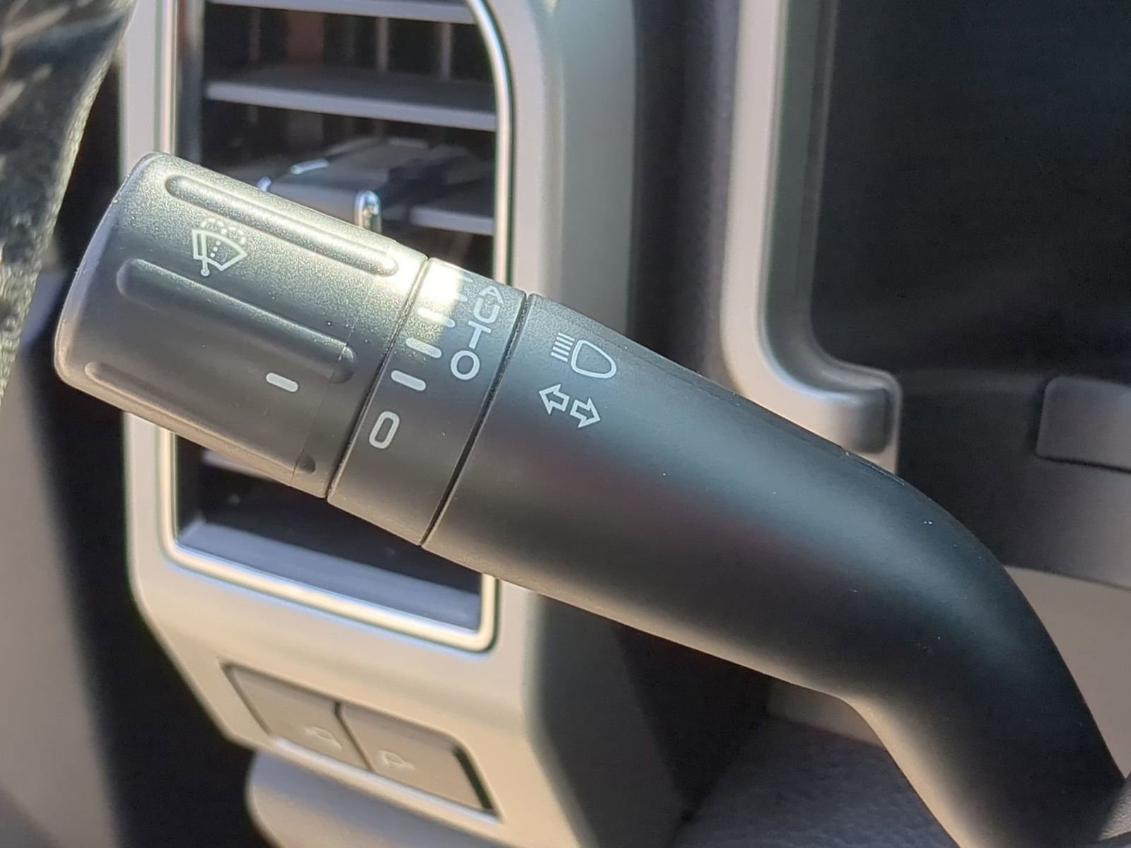 Used 2018 Ford F150 Lariat w/ Equipment Group 502A Luxury image 34