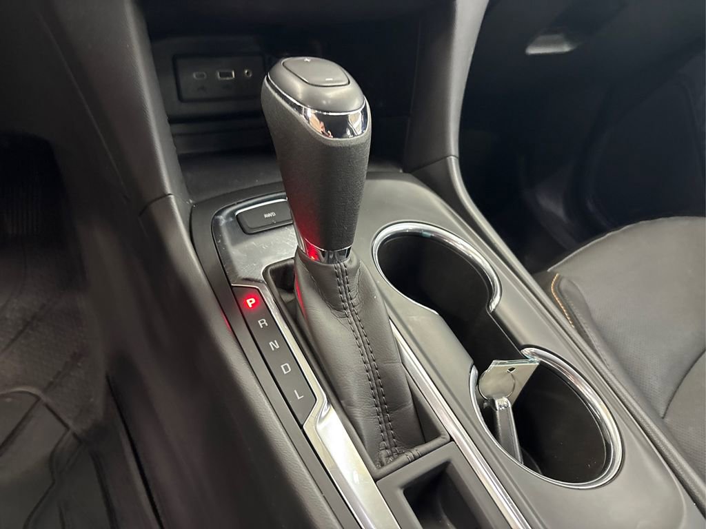 Used 2020 Chevrolet Equinox LT w/ Midnight Edition image 30