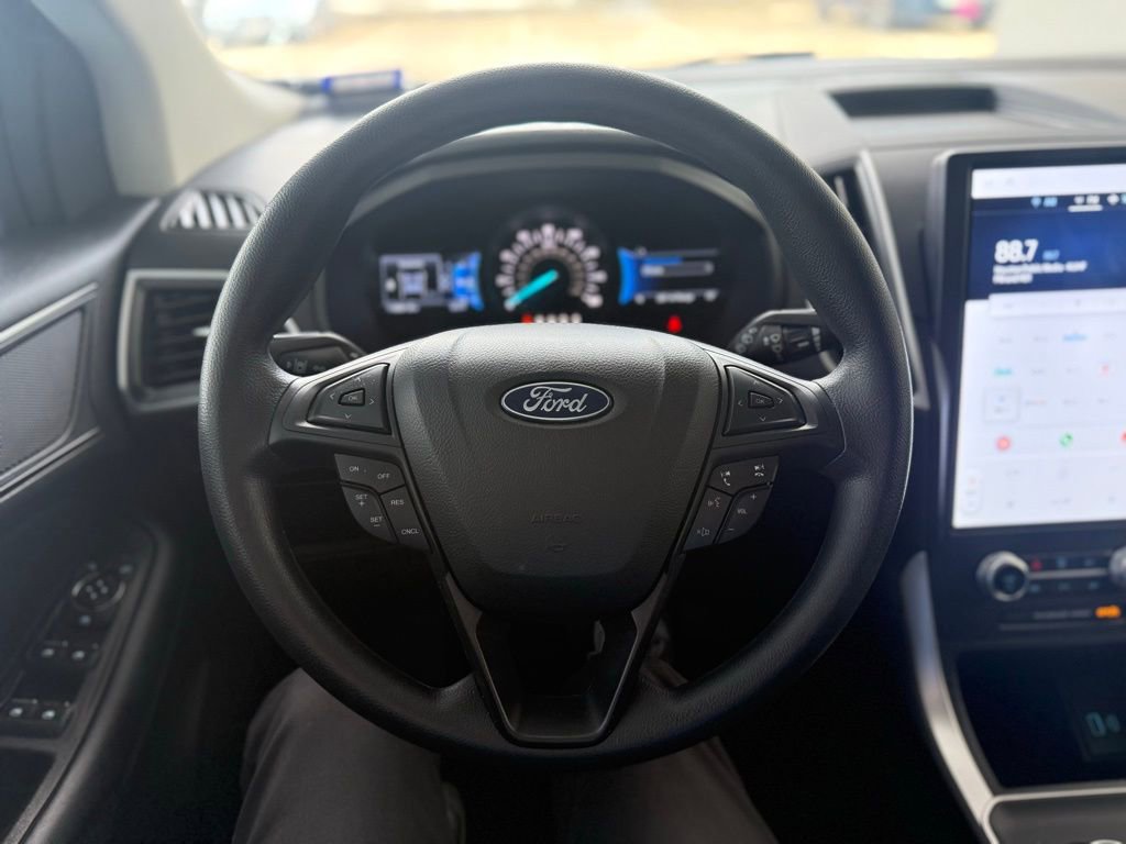 Used 2024 Ford Edge SE image 24