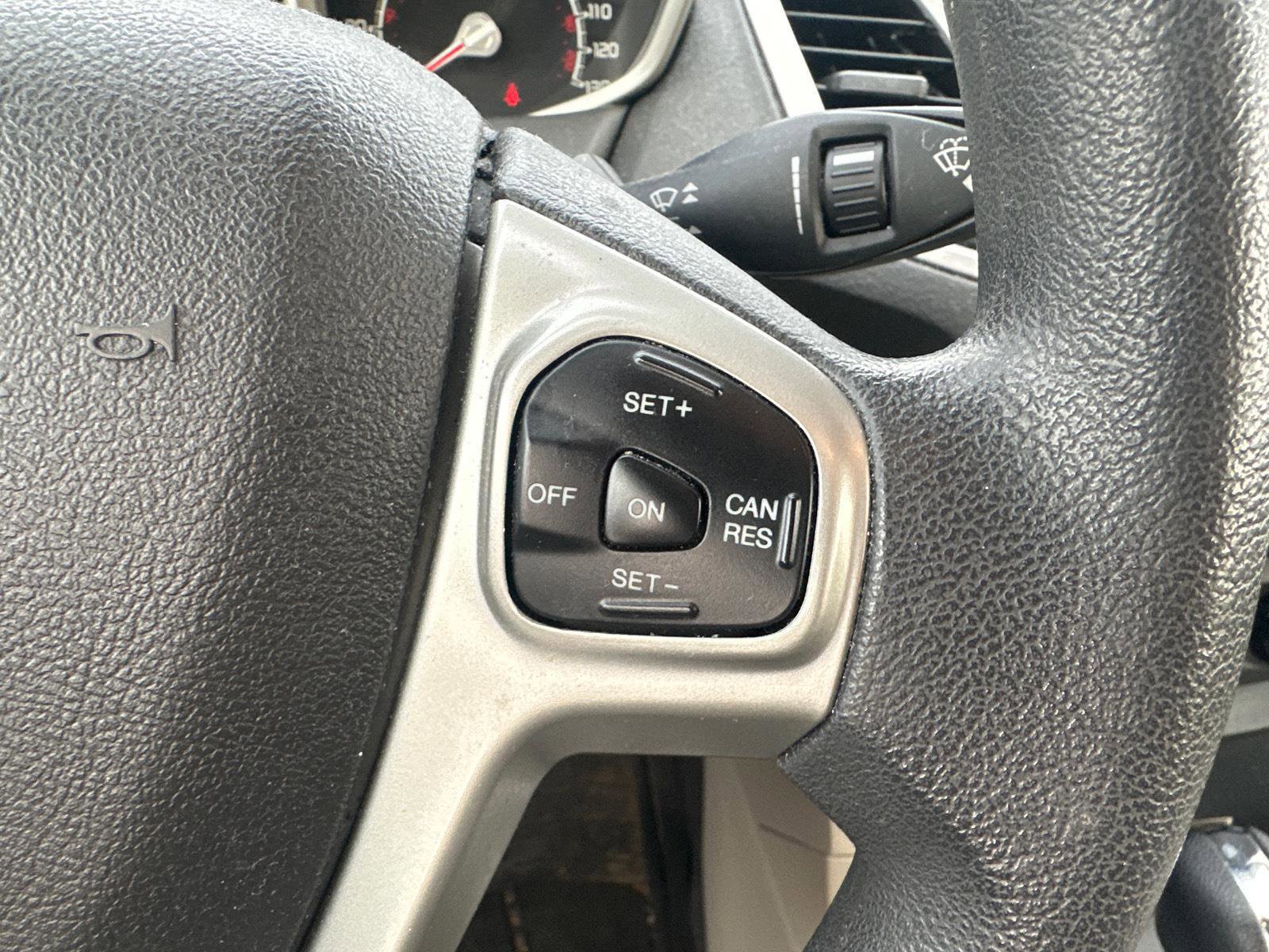 Used 2012 Ford Fiesta SE image 17