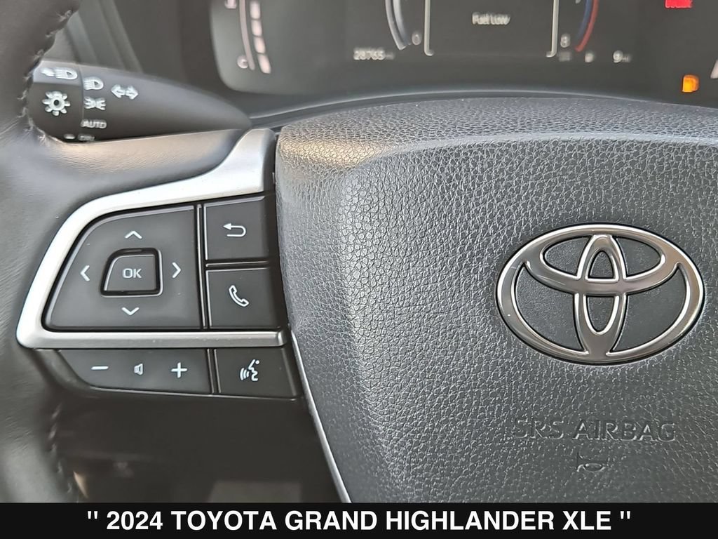 Used 2024 Toyota Grand Highlander AWD image 23