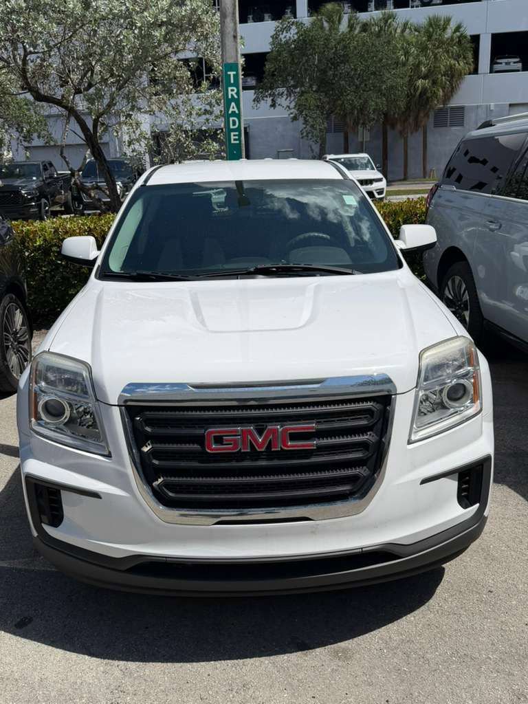 Used 2017 GMC Terrain SLE FWD image 2