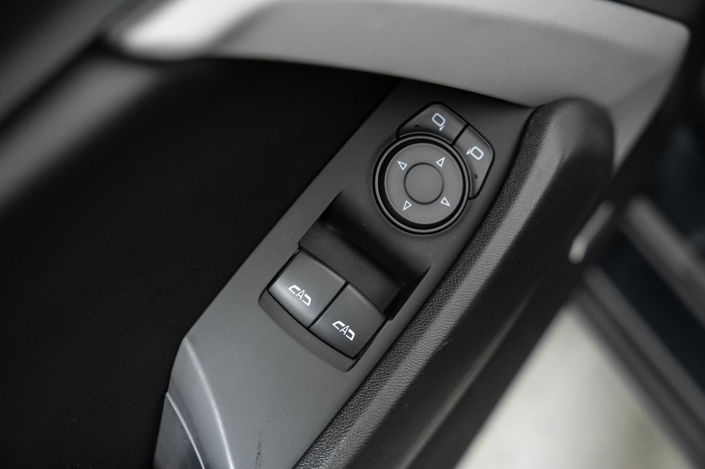 Used 2020 Chevrolet Camaro LT w/ Technology Package RWD image 33