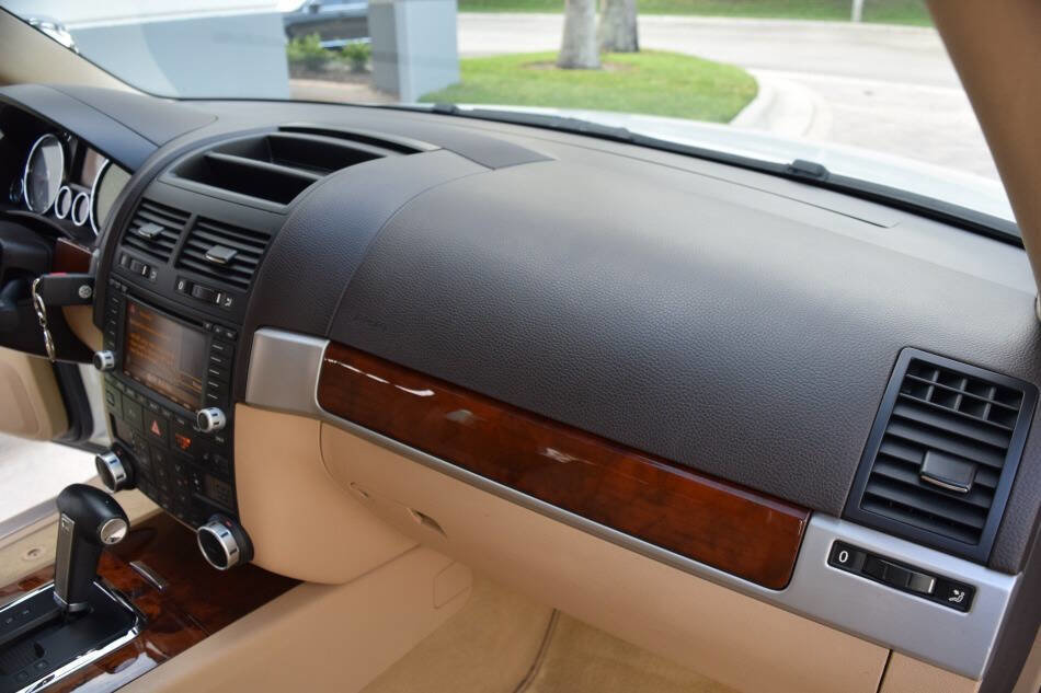Used 2006 Volkswagen Touareg V10 TDI AWD/4WD image 53