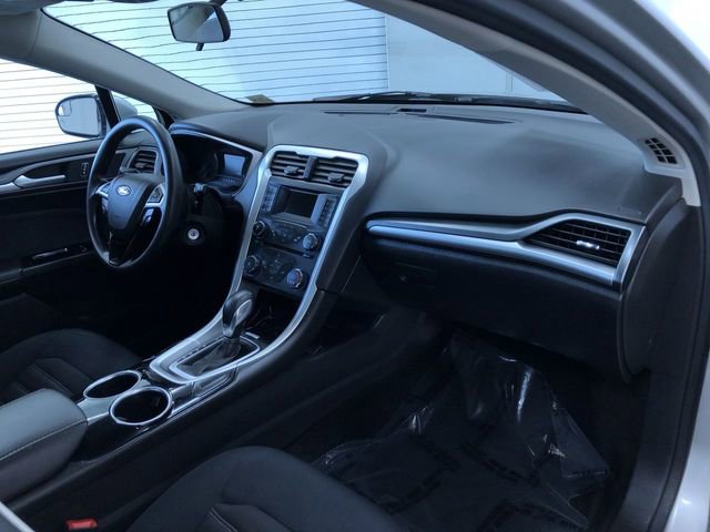 Used 2013 Ford Fusion SE image 24