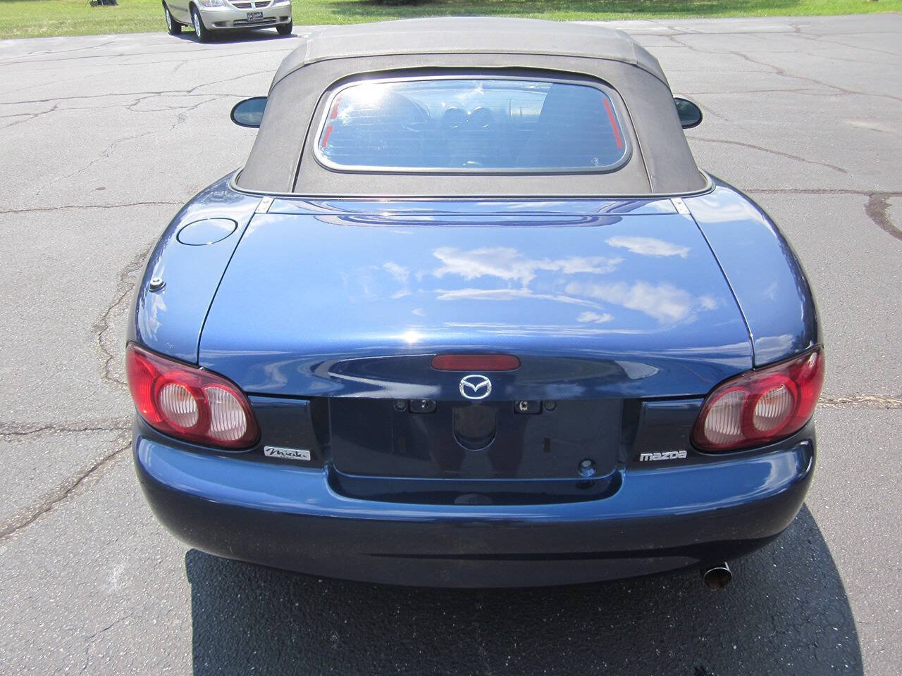 Used 2002 MAZDA MX-5 Miata LS RWD image 7