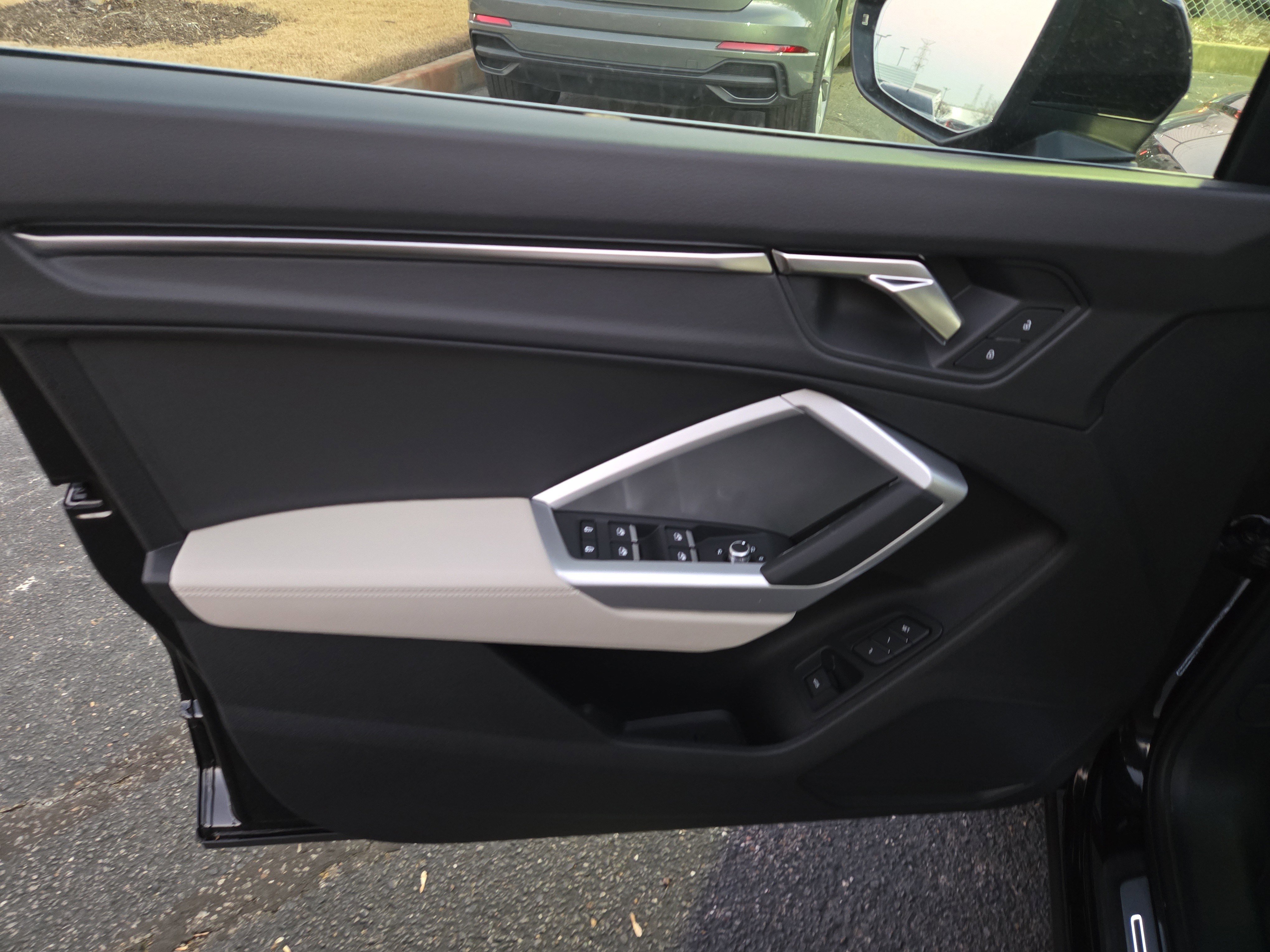 New 2025 Audi Q3 2.0T Premium image 5