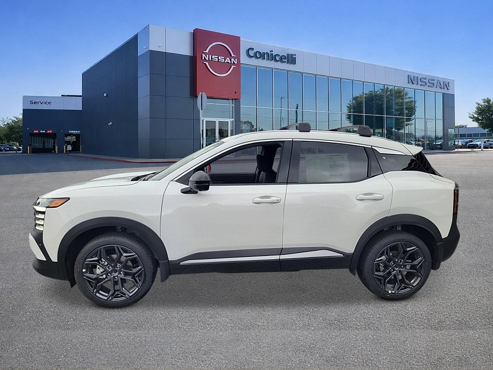 New 2026 Nissan Kicks SR AWD/4WD image 2
