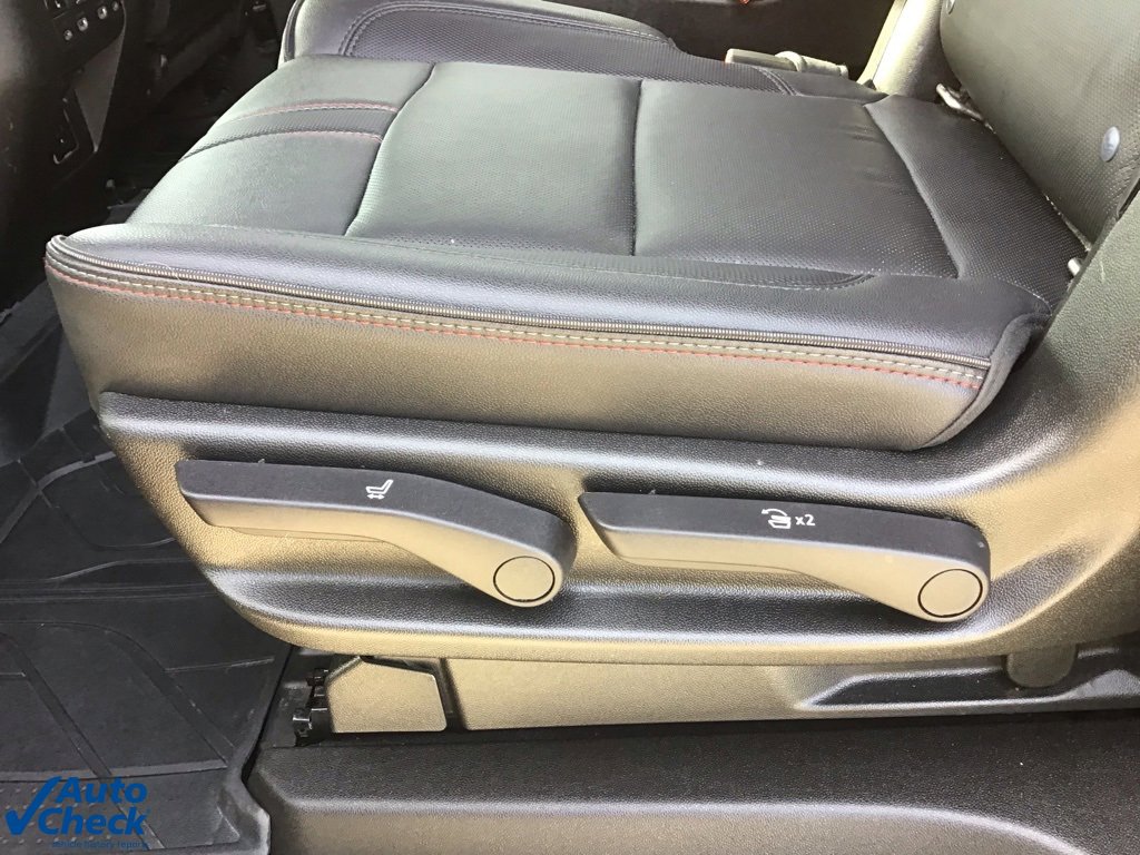 Used 2021 Chevrolet Suburban RST w/ Luxury Package image 16