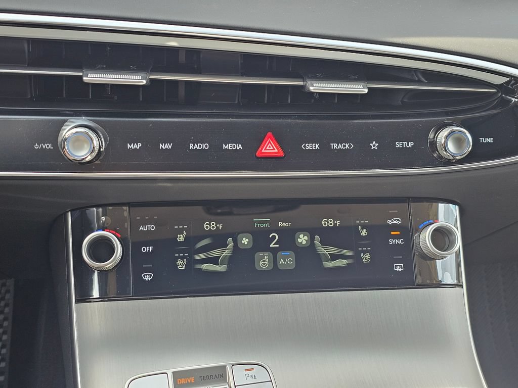 New 2026 Genesis GV70 2.5T Advanced AWD/4WD image 16
