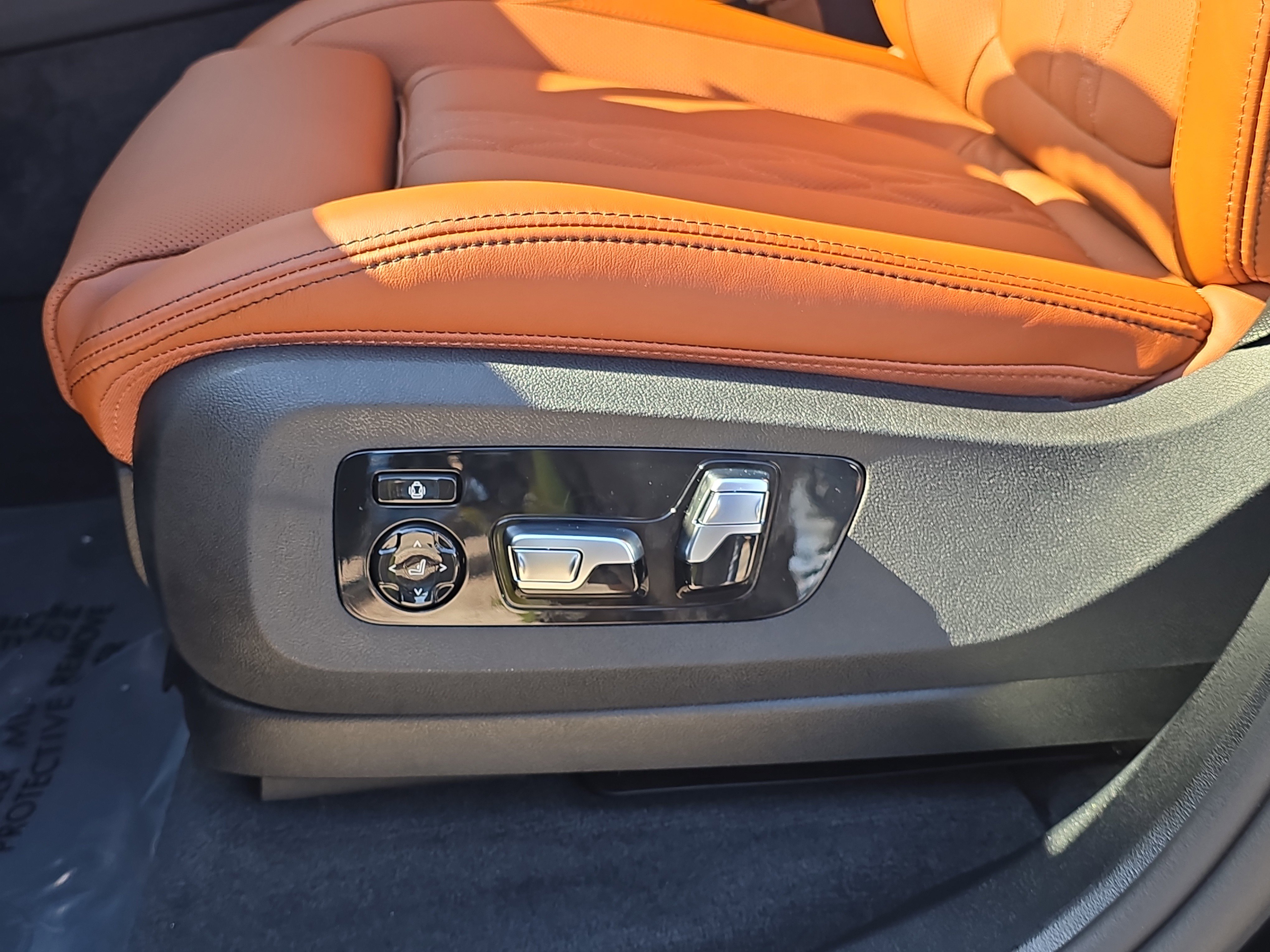 New 2026 BMW X7 M60i image 23