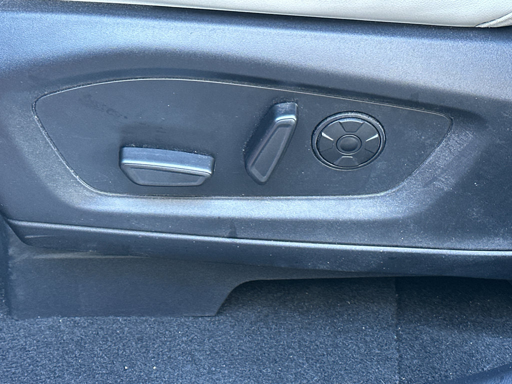 Used 2025 Ford Explorer Platinum w/ Ultimate Package image 29