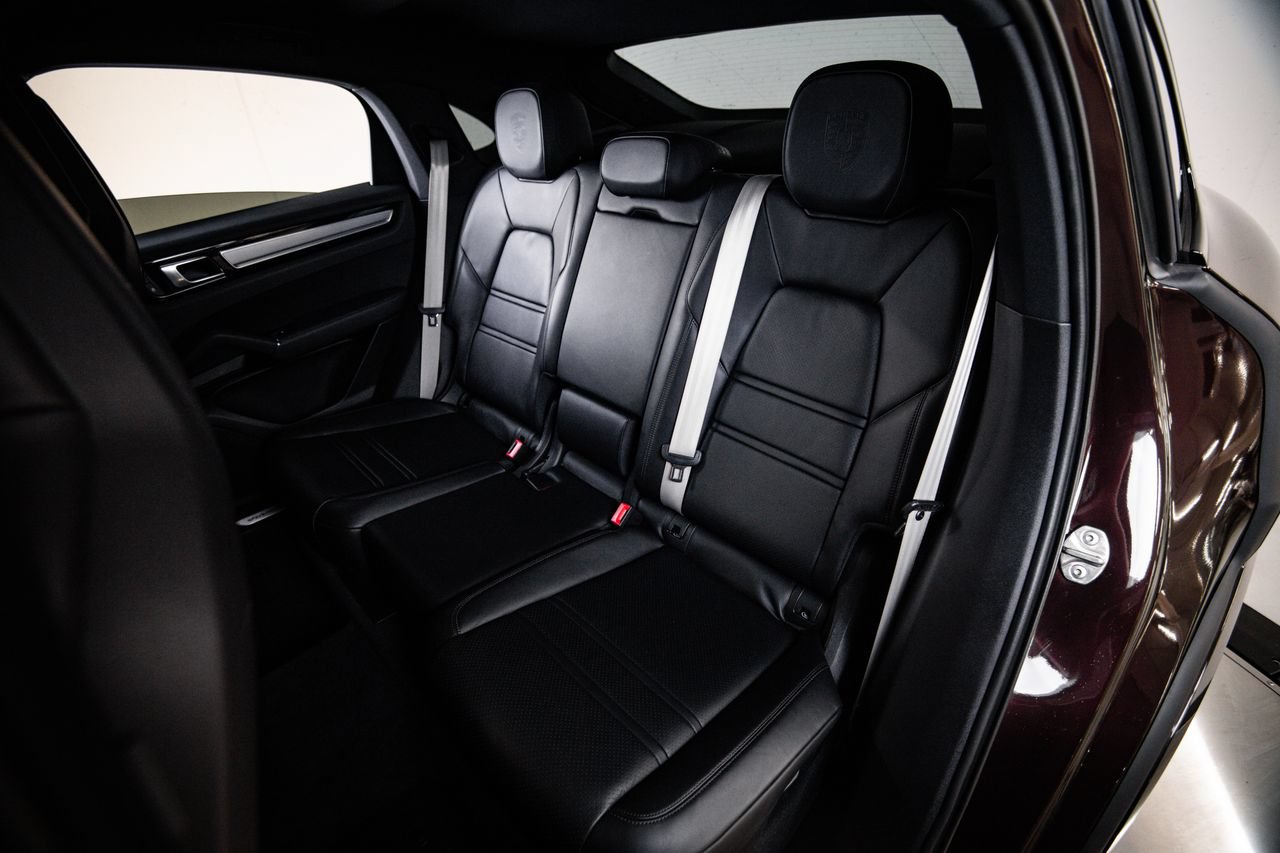 Certified 2023 Porsche Cayenne Platinum Edition AWD/4WD image 24