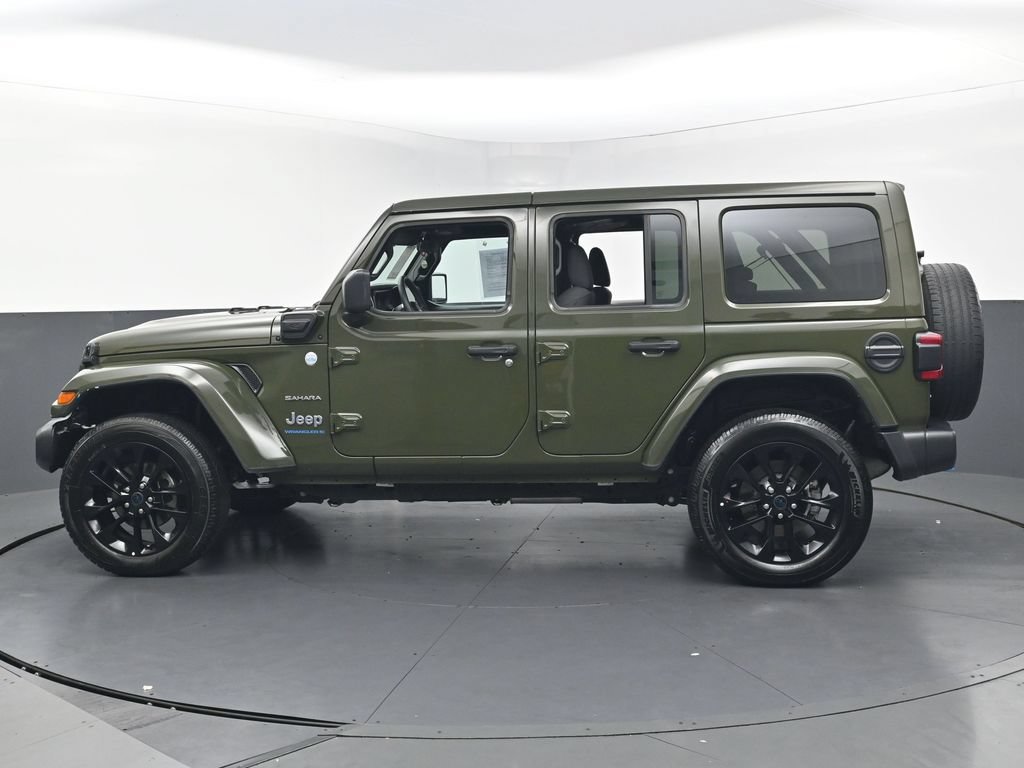 Used 2024 Jeep Wrangler Unlimited Sahara AWD/4WD image 8